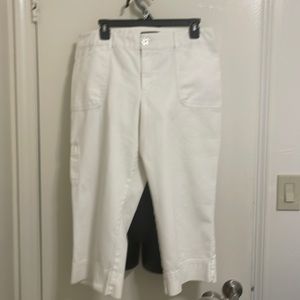 Bright White, Capris